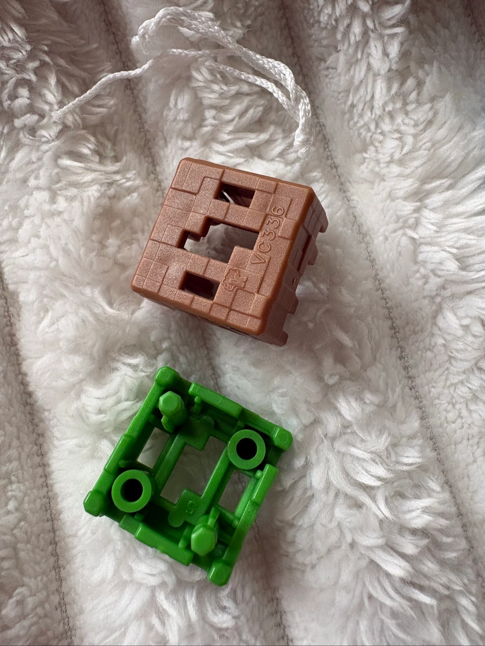 Lot of 2 Kinder Joy toy figures - Minecraft – photo 3